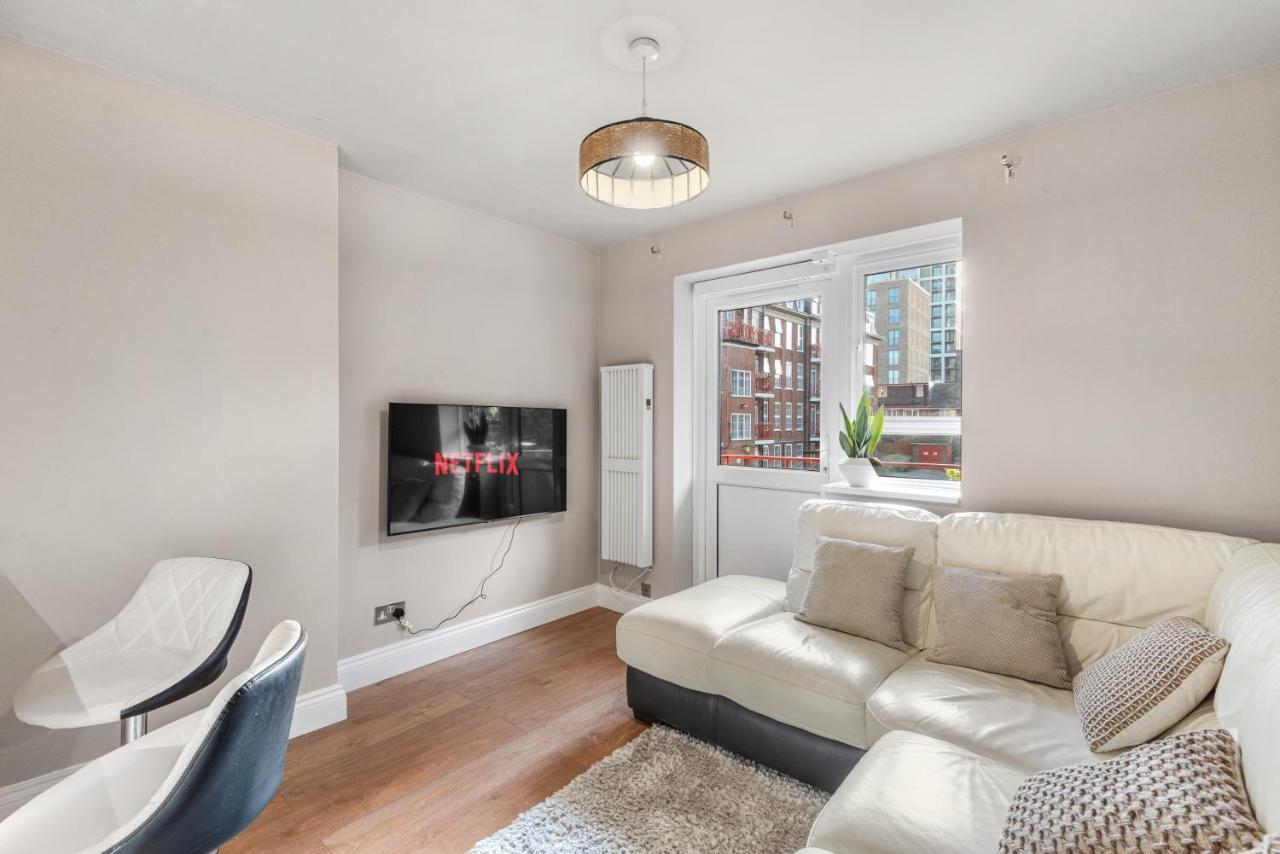 Whitechapel - Steps From Station & Sights! Apartamento Londres